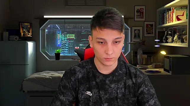 Justin_time111: διαδικτυακό σόου στην κάμερα