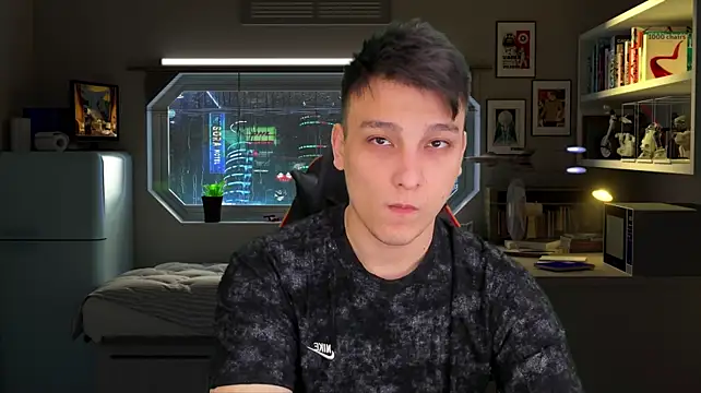 Justin_time111: διαδικτυακό σόου στην κάμερα