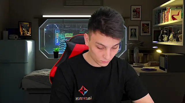 Pokazy przed kamerką – Justin_time111