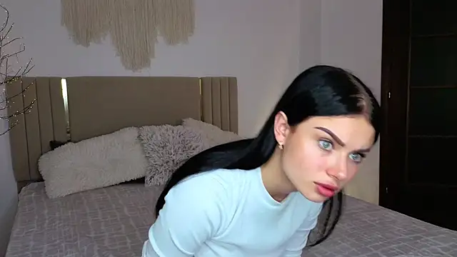 Silena_sky Adlı Modelin Canlı XXX Sohbeti