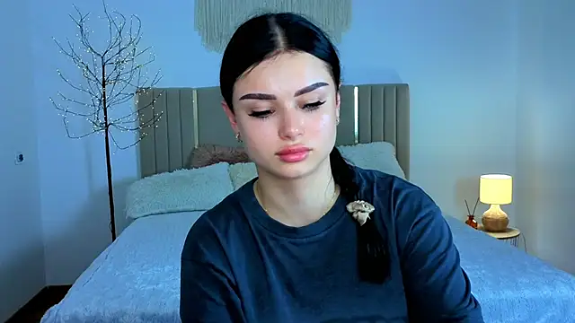 Silena_sky Adlı Modelin Canlı XXX Sohbeti