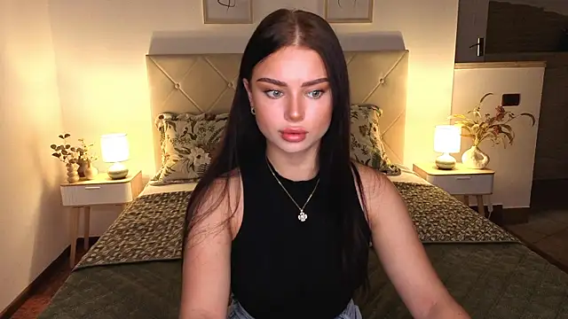 Silena_sky's Live XXX Chat
