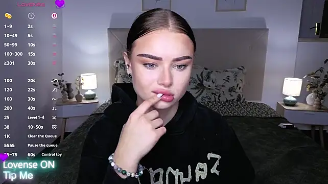 Silena_sky's Live XXX Chat