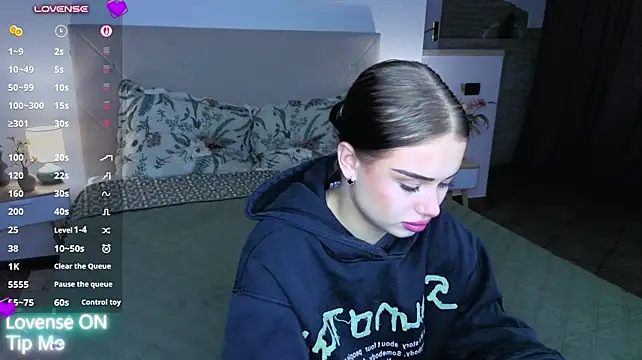 Silena_sky Adlı Modelin Canlı XXX Sohbeti