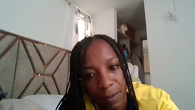 Chatroom XXX en direct de JadaMillss