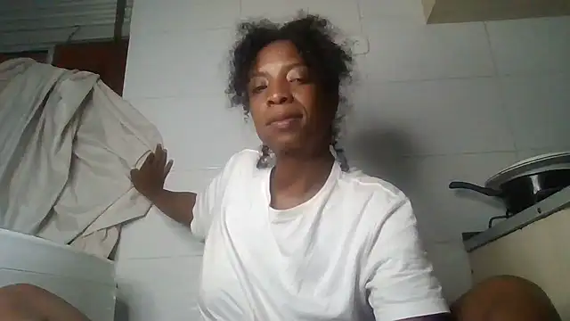 Chat +18 de JadaMillss ao vivo