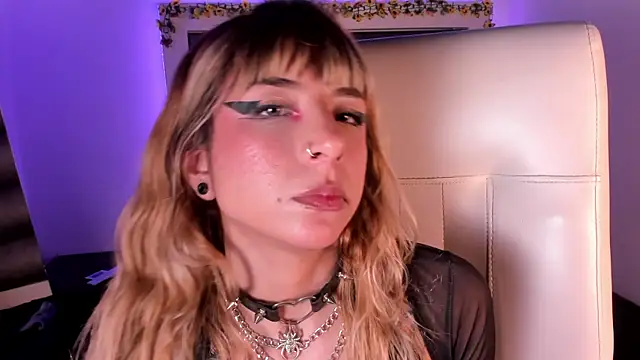 Chat XXX en directo de adhalee_js