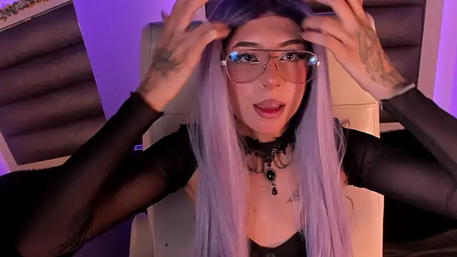 Chatroom XXX en direct de adhalee_js