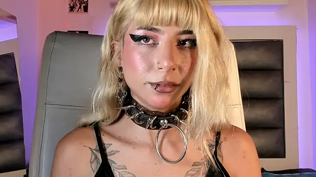 adhalee_js' Webcam Show