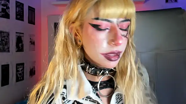 adhalee_js' Webcam Show