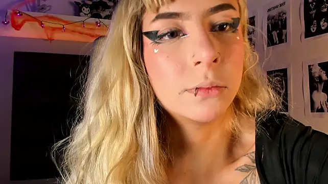 adhalee_js Adlı Modelin Canlı XXX Sohbeti