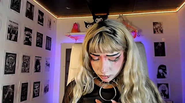 adhalee_js Webcam show