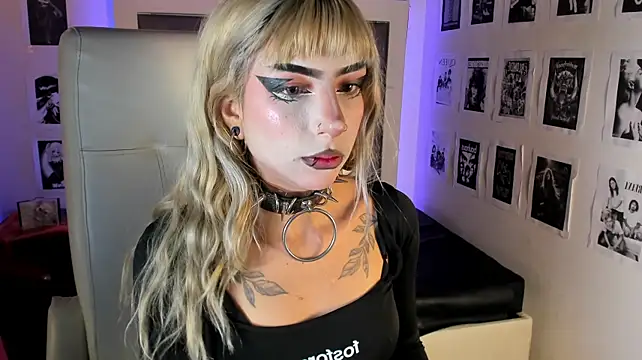 adhalee_js Chat XXX live