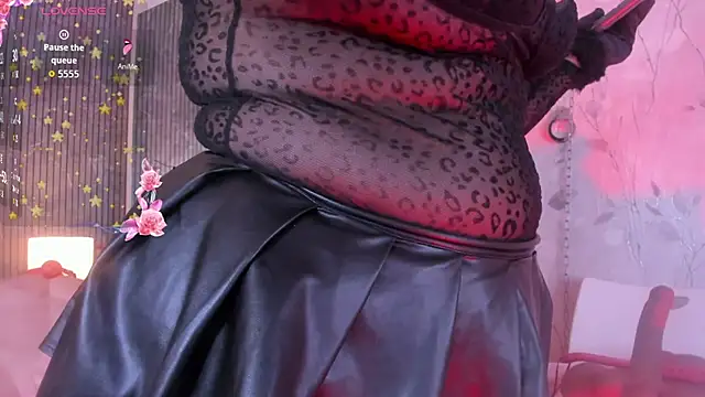 skarlethbelluci's Webcam Show