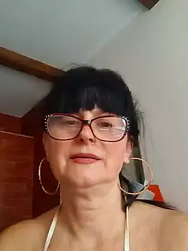 Show modela AliceSwan57 na web-kameri