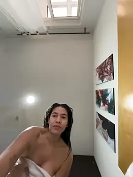 Chat +18 de JuliaaVega ao vivo