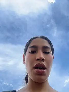 Chat +18 de JuliaaVega ao vivo
