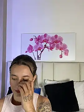 JuliaColemann Adlı Modelin Canlı XXX Sohbeti