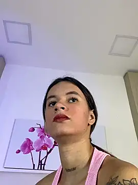 JuliaColemann Adlı Modelin Canlı XXX Sohbeti
