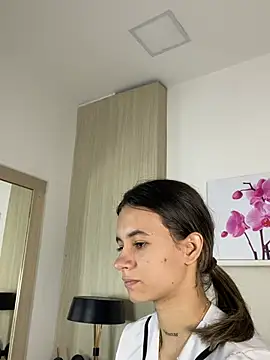 JuliaColemann XXX чат на живо