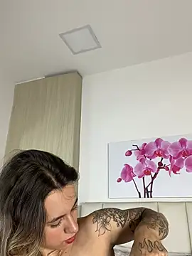 JuliaColemann Adlı Modelin Canlı XXX Sohbeti