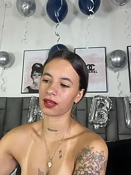 JuliaColemannのライブXXXチャット