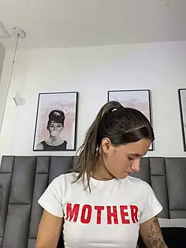JuliaColemann's Live XXX Chat