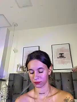 XXX chat uživo modela JuliaColemann