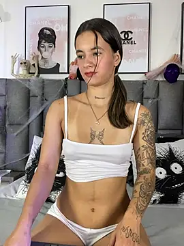 JuliaColemann's Live XXX Chat