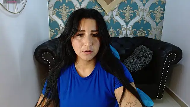 Miia_Rosee_ élő XXX-chatje