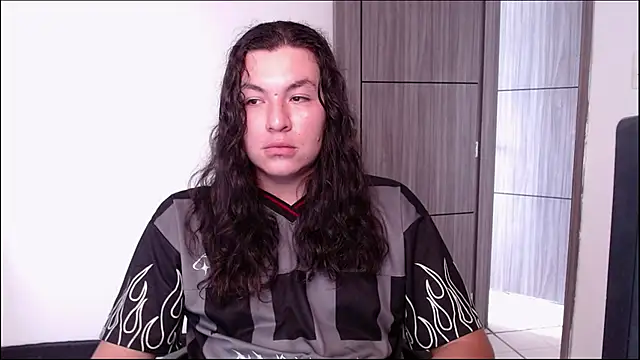 Yigolo__ Webcam-Show