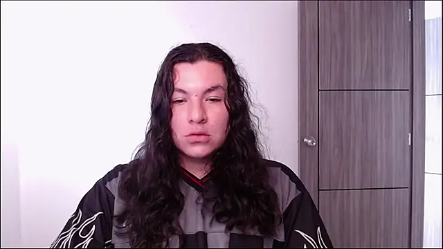 Yigolo__ 在線直播表演
