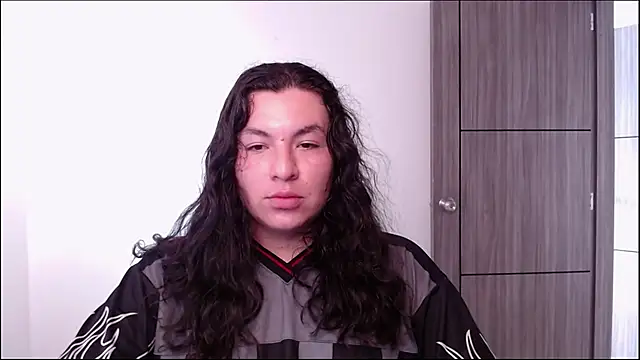 Yigolo__ Webcam-Show