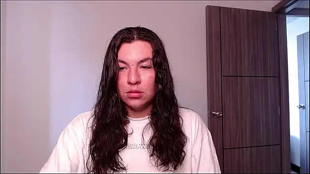 Yigolo__ Webcam show
