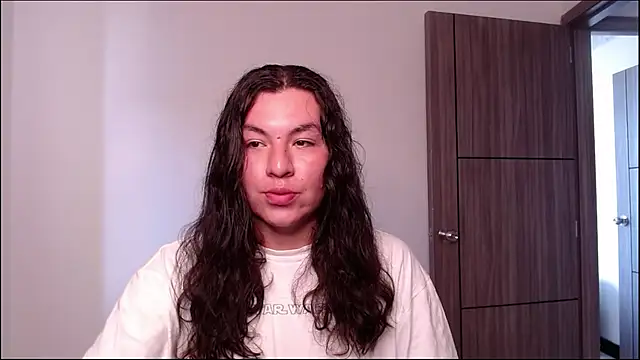 Yigolo__ Webcam Show