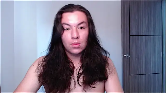 Yigolo__ Webcam-Show