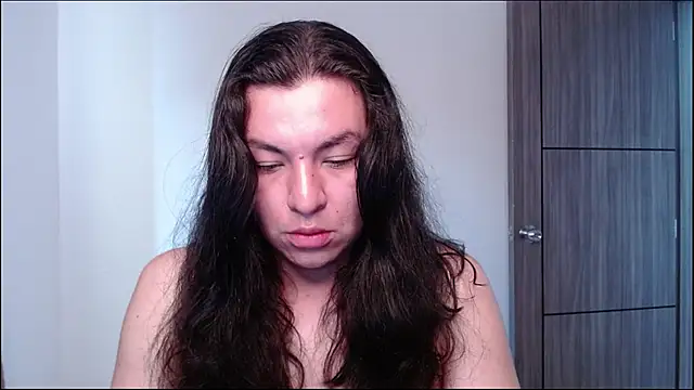 Yigolo__ Webcam-Show