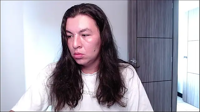 Yigolo__ Webcam-Show