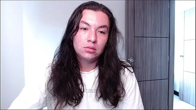 Yigolo__ Show Webcam