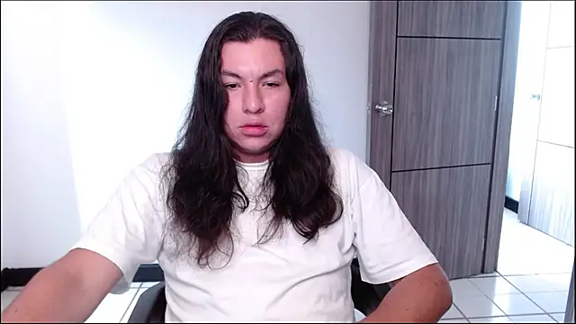 Yigolo__ XXX чат на живо
