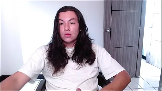 Yigolo__ Webcam-Show