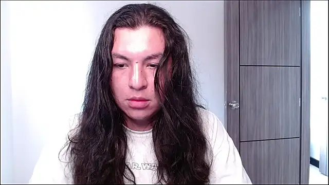 Yigolo__ webcam show