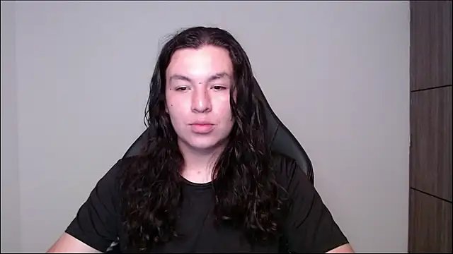 Yigolo__ Show Webcam