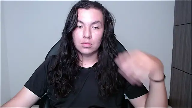 Yigolo__ Webcam show