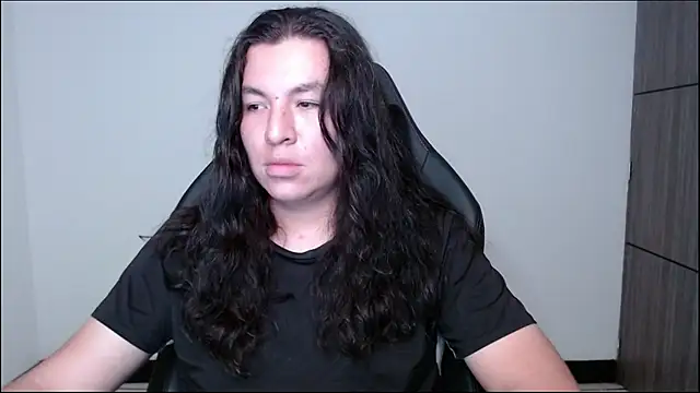 Yigolo__ Webcam show