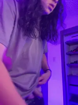 Yigolo__n Webbikameraesitys