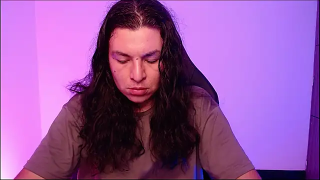 Yigolo__ webcam show