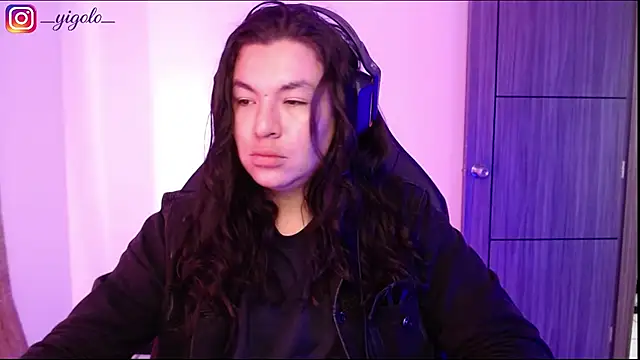 Yigolo__: вебкам-шоу