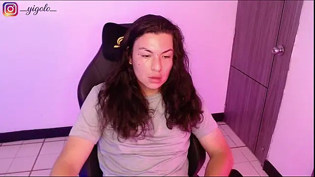 Yigolo__ webkamerás műsora