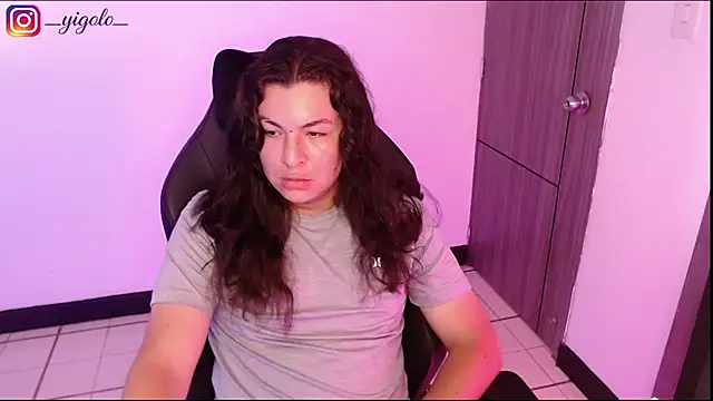הופעת וובקאם של Yigolo__